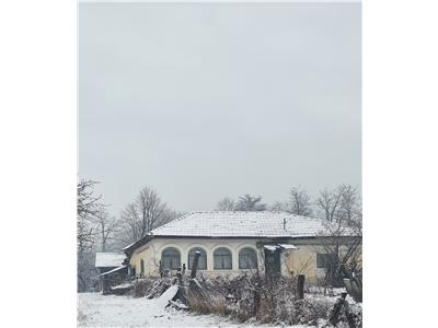 Casa Budesti cu teren 1221 mp