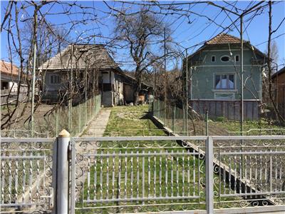 Gospodarie in Barbatesti� zonă de deal, liniște, natură