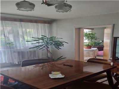 Apartament 3 camere, Traian, etaj 2