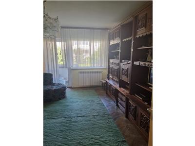 Apartament 3 camere de - Zona Traian, etaj 3/4