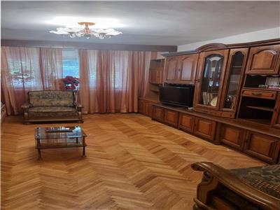 Apartament 3 camere de �nchiriat -zona Libertății