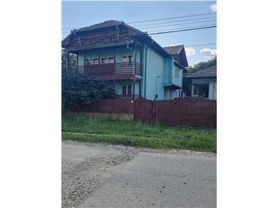 Casă P+E de vanzare in comuna Ionești - teren 932 mp + casă secundară + 3.100 mp teren arabil