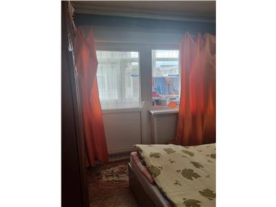 Apartament 2 camere, decomandat, etaj 3 - Ostroveni