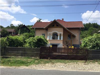 Casa comuna Golesti, 12 km de Rm.Valcea