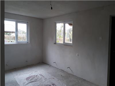Casa la 9 km de Rm.Valcea