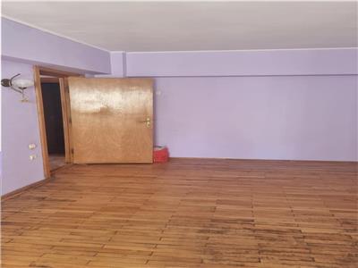 Apartament 2 camere,decomandat, etaj 2, centru,parc