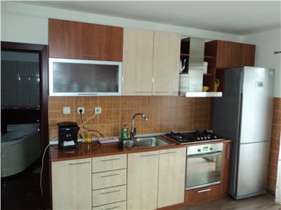 Apartament 3 camere, centrala proprie, etaj 3